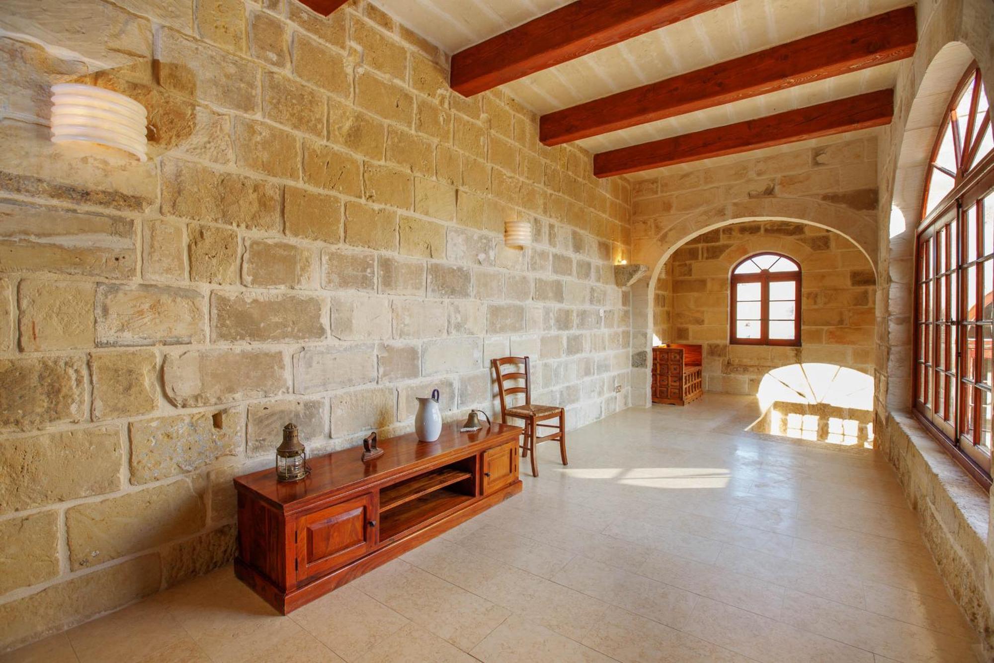 5 Bedroom With Private Pool *