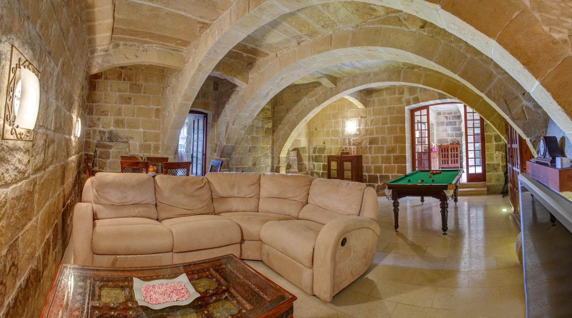 Vakantiehuis 5 Bedroom With Private Pool *